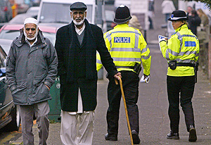 Londres: la policía investiga una red yihadista mientras los musulmanes multiplican su población